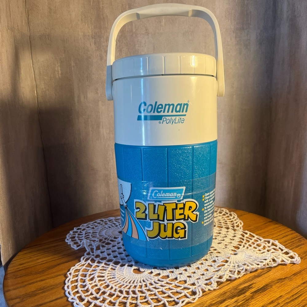 Vintage Coleman water jug/cooler 2 liter